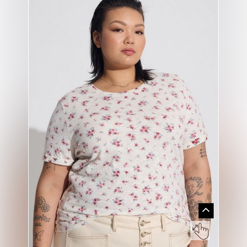 NWOT. Torrid relaxed fit Heritage slub tshirt. Feminine romantic Floral. Sz 00X